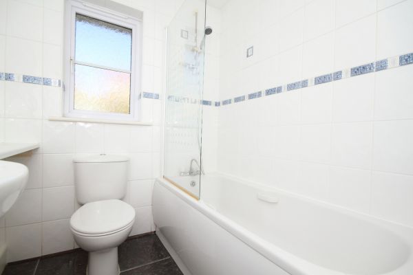 Shower Window Replacement in Sanford